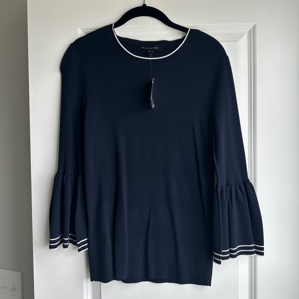 New with Tags Banana Republic Top Flare Sleeves Small